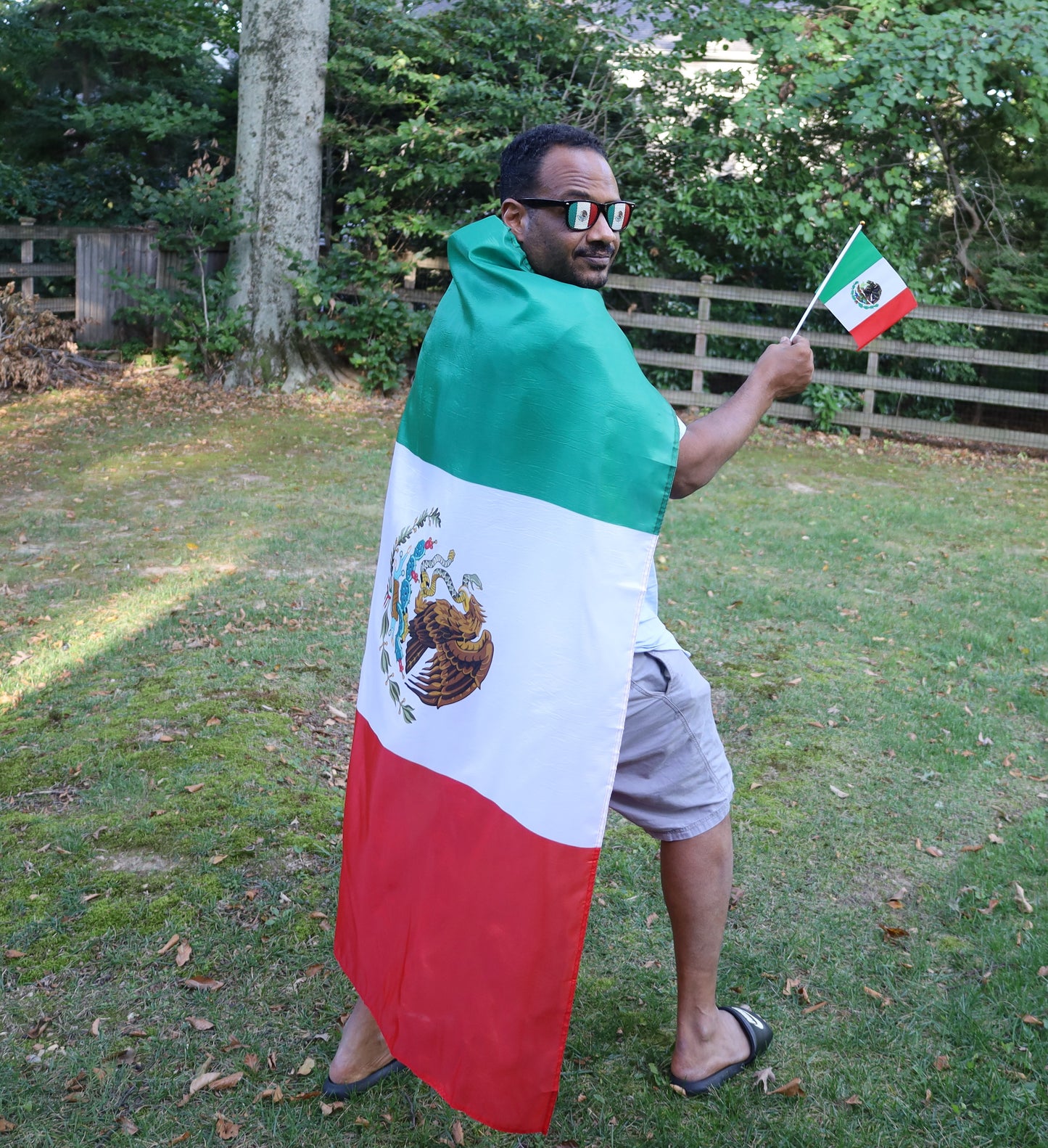 Mexico Flag Cape, Wearable Patriotic Fiesta Stadium Gear - Multiuse